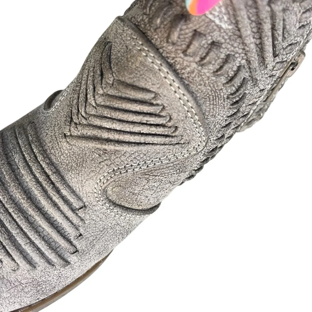 Not Rated Women’s 8 Gray Silver Weaved Faux Leather Side Zip Nosara Ankle Bootie - Picture 10 of 15